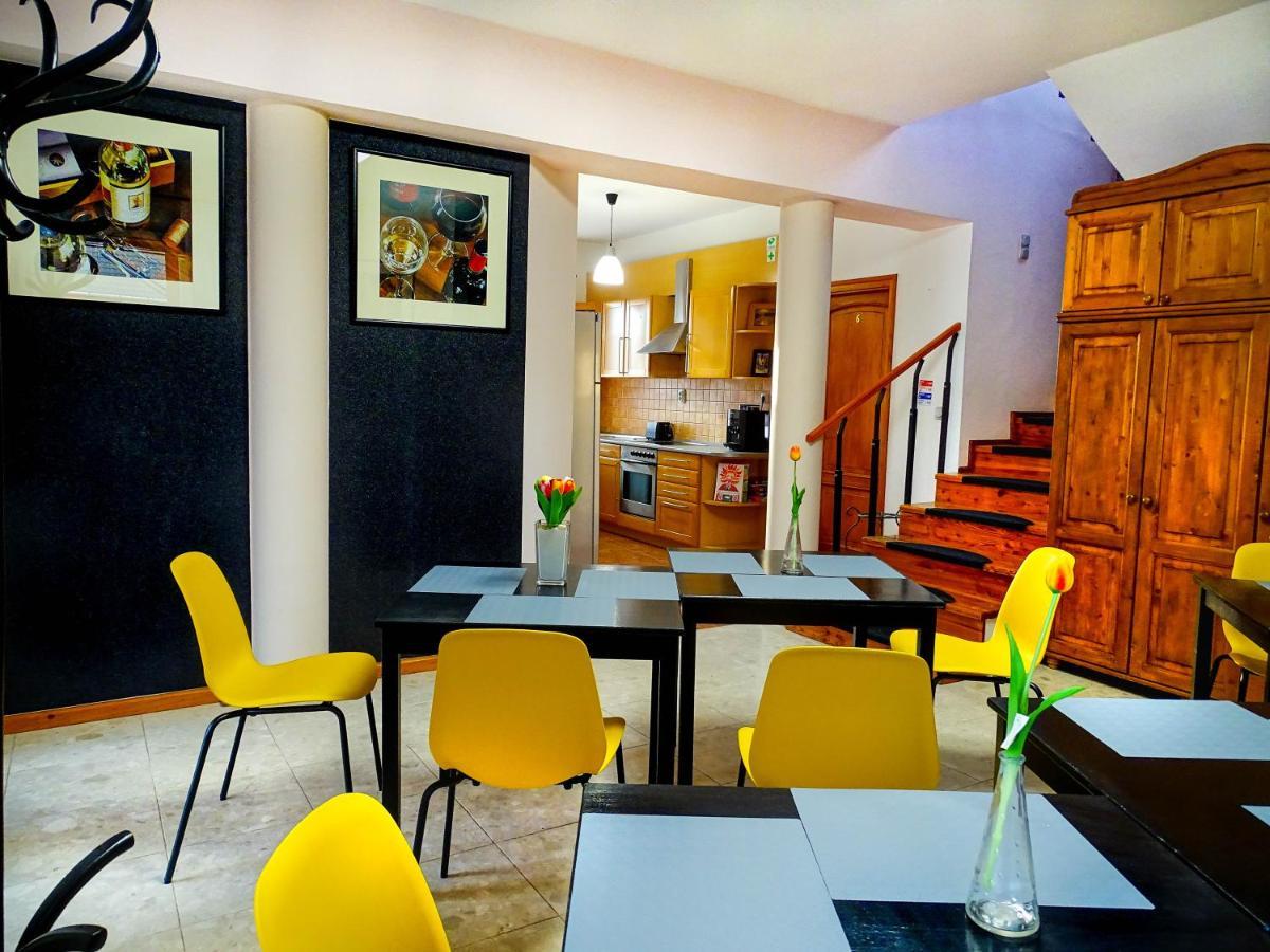 Notafa Vendeghaz Eger Hotel Ngoại thất bức ảnh