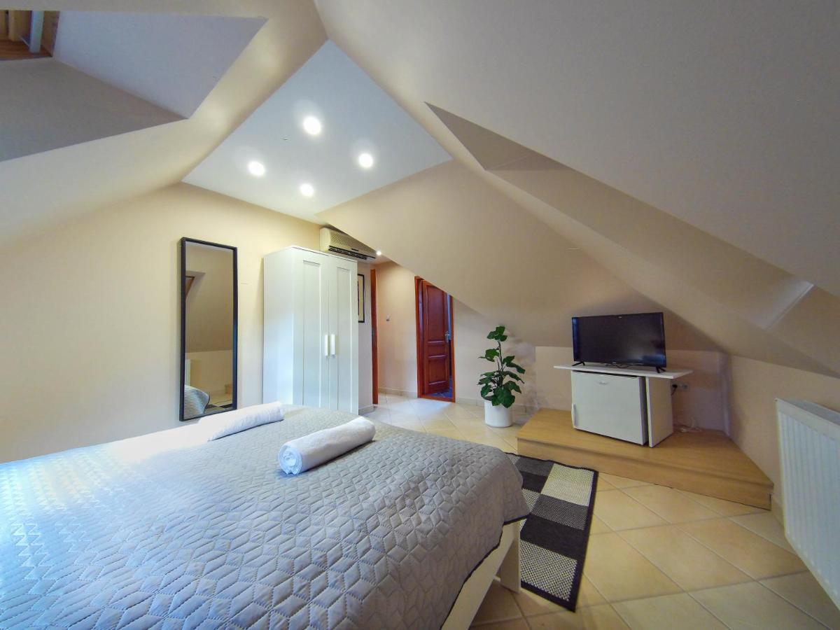Notafa Vendeghaz Eger Hotel Ngoại thất bức ảnh