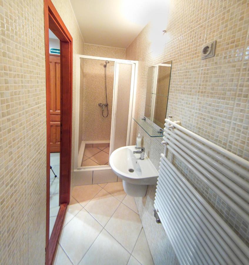 Notafa Vendeghaz Eger Hotel Ngoại thất bức ảnh